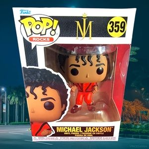 Funko Pop! Rocks: Michael Jackson funko # 359 (nib) With Pop Protector